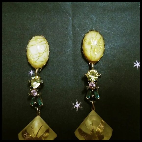 Vintage Butterfly Dangle Earrings Made With Lucite, One of a Kind - Picture 5 of 9
